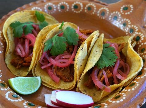  Cochinita Pibil：一道充滿酸甜滋味且令人難以抗拒的尤卡坦半島美食！